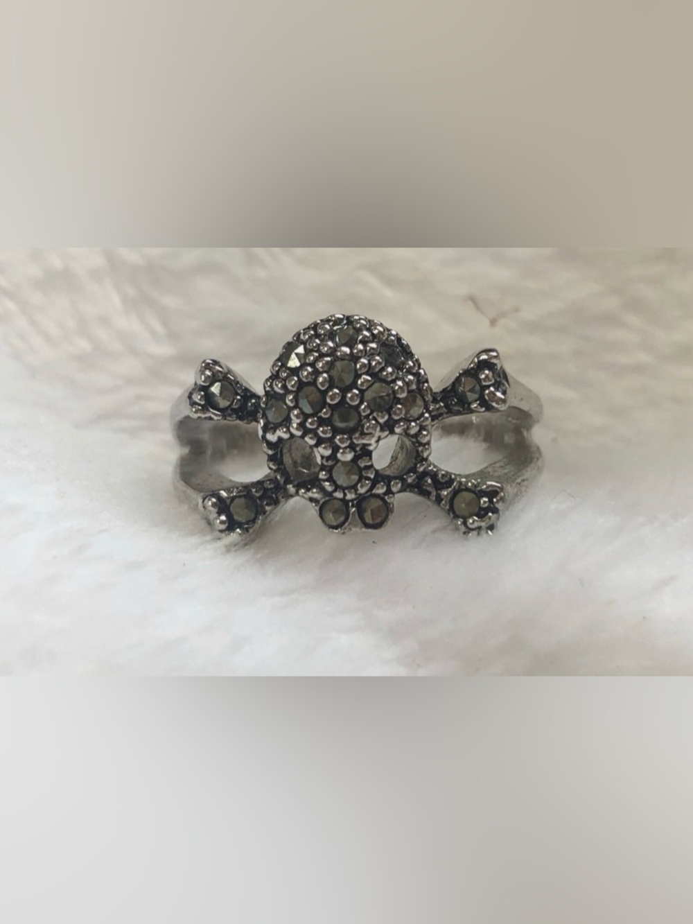 Vintage EDCO silver tone Skull Crossbones Ring Size 6